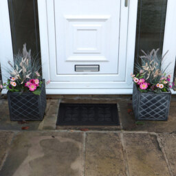 JVL Linden Rubber Scraper Doormat 40 x 60cm - Black - JVL Homewares - Wilko - thumbnail 3