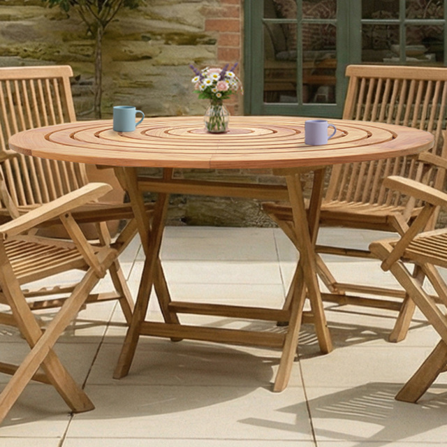 Charles Bentley Teak Wood 4 Seater Round Table - Brown - Wilko