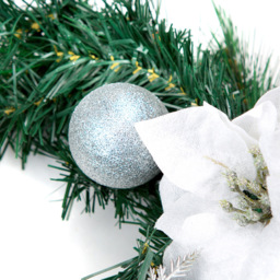 Best Artificial White and Silver Christmas Garland 270cm - Wilko - thumbnail 5
