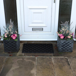 JVL Lattice Rubber Scraper Doormat 40 x 70cm - Black - JVL Homewares - Wilko - thumbnail 3