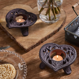 Dibor Antique Brown Cast Iron Heart Tealight Candle Holder 2 Pack - Size: 4 x 13 x 13cm - Wilko - thumbnail 3