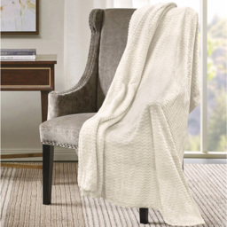 Velosso Cream Moda Plush Throw 127 x 152cm - Size: 127 x 152 x 1cm - Wilko - thumbnail 3