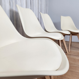 Kosy Koala Set of 4 Cream Plastic Dining Chair with Faux Leather Padded Seat - Denver - Wilko - thumbnail 5