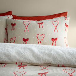Candy Cane Hearts Fleece Duvet Set Beige and Red Double - Wilko - thumbnail 5