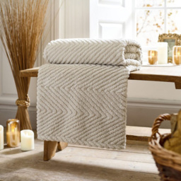 Deyongs Hemsworth Stone Throw 130 x 170cm - Silver - Wilko - thumbnail 3