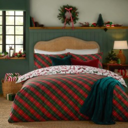 Furn Double Nathalie Festive Bows Printed Reversible Duvet Set - Red - Wilko - thumbnail 3