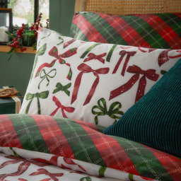 Furn Double Nathalie Festive Bows Printed Reversible Duvet Set - Red - Wilko - thumbnail 4