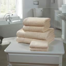 Rapport Home Chatsworth Super Soft 600gsm Combed Cotton Biscuit Bath Towel - Size: 4 x 70 x 120cm - Brown - Wilko - thumbnail 3