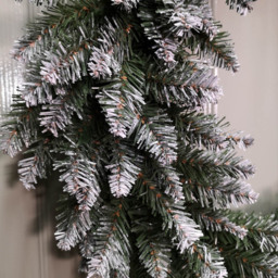 Samuel Alexander Snow Tipped Christmas Wreath Green 60cm - Size: 60 x 60 x 60cm - Wilko - thumbnail 6