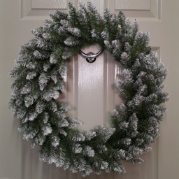 Samuel Alexander Snow Tipped Christmas Wreath Green 60cm - Size: 60 x 60 x 60cm - Wilko - thumbnail 3