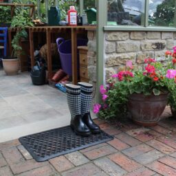 JVL Honeycomb Rubber Doormat 40 x 60cm - JVL Homewares - Wilko - thumbnail 3