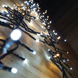 Premier ClusterBrights 3000 White and Warm White LED Green Cluster Light 37.5m - Size: 2 x 3750 x 12cm - White / Warm White - Samuel Alexander - Wilko - thumbnail 4