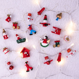 St Helens Assorted Wooden Hanging Decorations 20 Pack - Size: 170 x 200 x 20cm - Red - Wilko - thumbnail 6