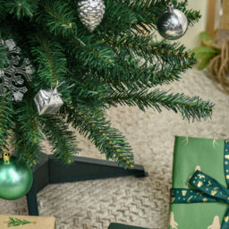 Everglow Green Artificial Pine Christmas Tree 5.9ft - Size: 6ft - Wilko - thumbnail 5