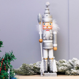 St Helens Silver and White Christmas Nutcracker with Staff - Size: 9 x 11 x 40cm - Multi - Wilko - thumbnail 4