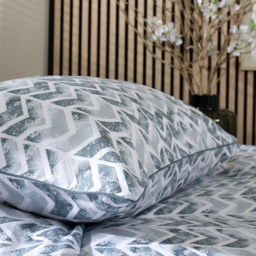 The Lyndon Company Chevron Super King Size Grey Duvet Set - Wilko - thumbnail 3