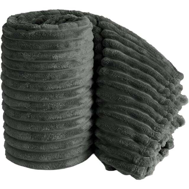 Velosso Bellissima Charcoal Plush Throw 100 x 150cm - Size: 100 x 150 x 1cm - Wilko - image 1