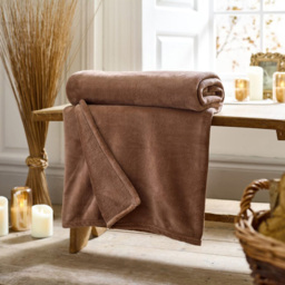 Deyongs Umber Snuggle Touch Throw 140 x 180cm - Yellow - Wilko - thumbnail 3