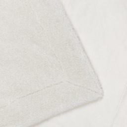 Yard Olann Ecru Shearling Fleece Throw - Size: 180 x 130 x 1cm - White - Wilko - thumbnail 6