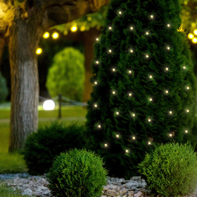 GardenKraft Warm White 100 LED Timer Net Light - Size: 20.5 x 10 x 8cm - Multi - Wilko - image 1