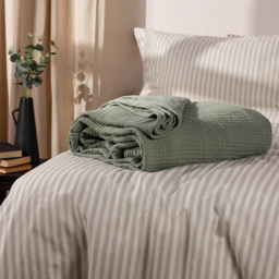 Yard Lark Eucalyptus Green Muslin Cotton Throw 130 x 180cm - Size: 180 x 130cm - Yard Living - Wilko - thumbnail 3