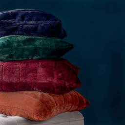Paoletti Empress Ruby Faux Fur Cushion - Size: 45 x 45 cm - Multi - Wilko - thumbnail 6