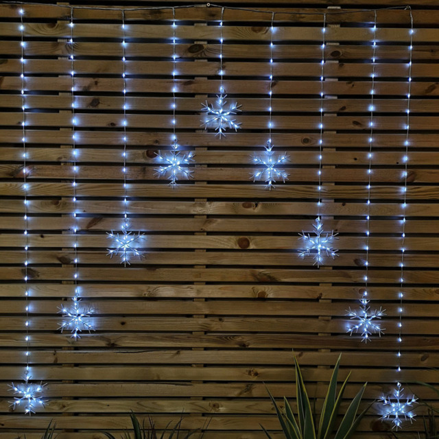 Samuel Alexander 320 Cool White LED Snowflake Curtain Lights - Size: 120 x 125 x 120cm - Wilko - image 1