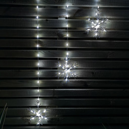 Samuel Alexander 320 Cool White LED Snowflake Curtain Lights - Size: 120 x 125 x 120cm - Wilko - thumbnail 4