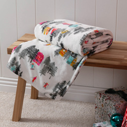 furn Aspen Fleece Snow Throw - Size: 150 x 130 x 1cm - White - furn. - Wilko - thumbnail 3