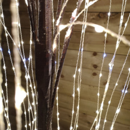 Samuel Alexander 600 Warm White LED Brown Flocked Willow Tree 5.9ft - Size: 180 x 90 x 90cm - Wilko - thumbnail 4