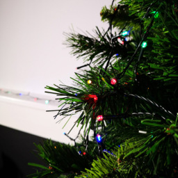 Premier 200 Multicolour LED String Light 20m - Size: 4 x 2000 x 4cm - Wilko - thumbnail 4