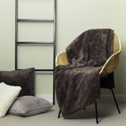 Paoletti Empress Taupe Large Faux Fur Throw 140 x 200cm - Size: 200 x 140cm - Grey - Wilko - thumbnail 3