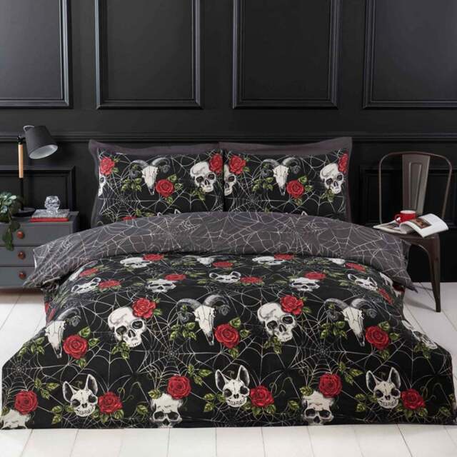 Rapport Home Skulls and Roses King Size Multicolour Microfibre Duvet Set - Wilko - image 1