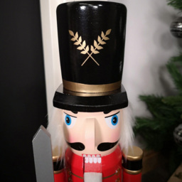 Samuel Alexander Traditional Wooden Nutcracker Soldier Decoration with Red Body - Size: 60 x 13 x 11cm - Wilko - thumbnail 4