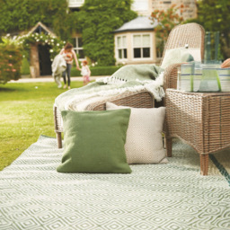 Hug Rug Dark Green Diamond Woven Rug 80 x 150cm - Wilko - thumbnail 3