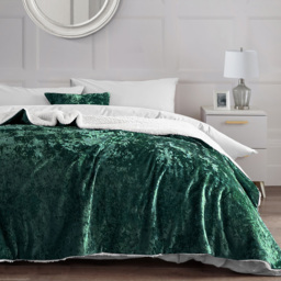 Velosso Emerald Crushed Velvet Throw 125 x 200cm - Size: 125 x 200 x 1cm - Wilko - thumbnail 4