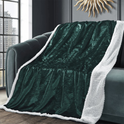 Velosso Emerald Crushed Velvet Throw 125 x 200cm - Size: 125 x 200 x 1cm - Wilko - thumbnail 3