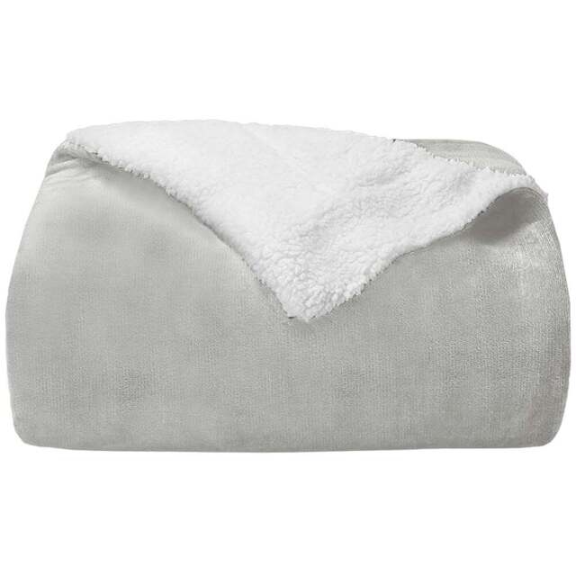 Velosso Silver Evali Plush Throw 127 x 152cm - Size: 127 x 152 x 1cm - Wilko - image 1