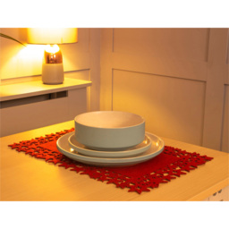 St Helens Red Felt Table Mat 30 x 45cm 2 Pack - Size: 300 x 450 x 3cm - Wilko - thumbnail 4