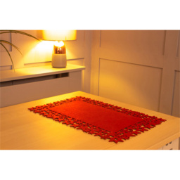 St Helens Red Felt Table Mat 30 x 45cm 2 Pack - Size: 300 x 450 x 3cm - Wilko - thumbnail 3