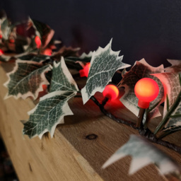 Samuel Alexander Warm White LED Artificial Garland with Berries 180cm - Wilko - thumbnail 7
