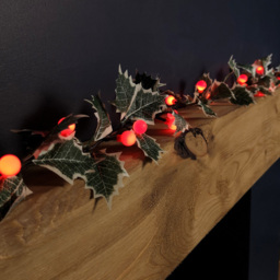 Samuel Alexander Warm White LED Artificial Garland with Berries 180cm - Wilko - thumbnail 6