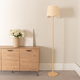 ValueLights Heather Scallop White Trim Shade Light Wood Stem LED Floor Lamp - Cream - Wilko - thumbnail 4