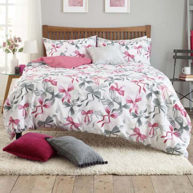 Deyongs Bows King Size Pink Reversible Duvet Set - Wilko - image 1