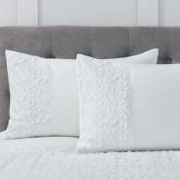 Intimates Zenith Double Tufted Duvet Set - White - Wilko - thumbnail 3