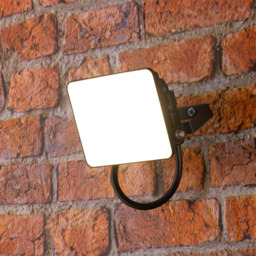 TCP LED Floodlight 20W with Screwless Connector - Size: 152.50 x 16.1 x 5.7cm - Black - Wilko - thumbnail 3
