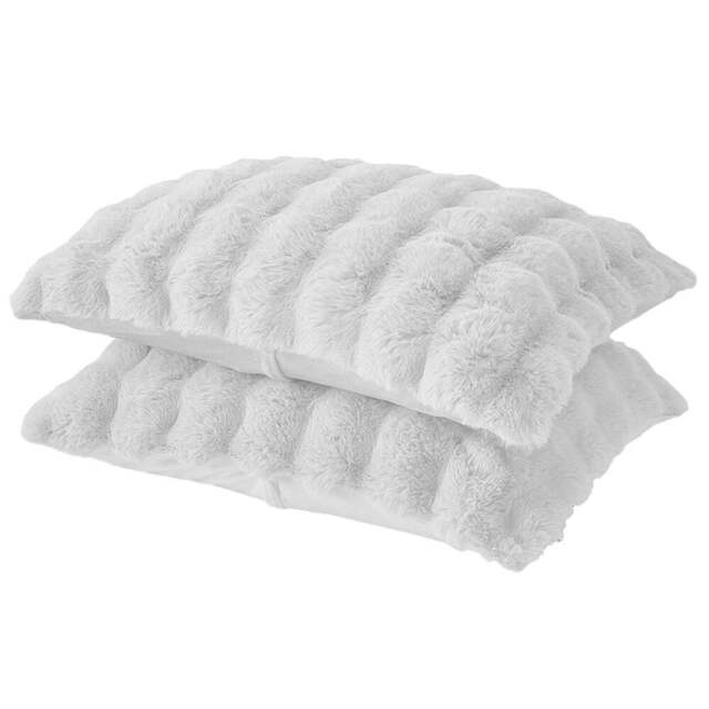 Sweet Dreams Alpine Faux Fur White Pillowcase 2 Pack - Size: 50 x 75 x 1cm - Wilko - image 1