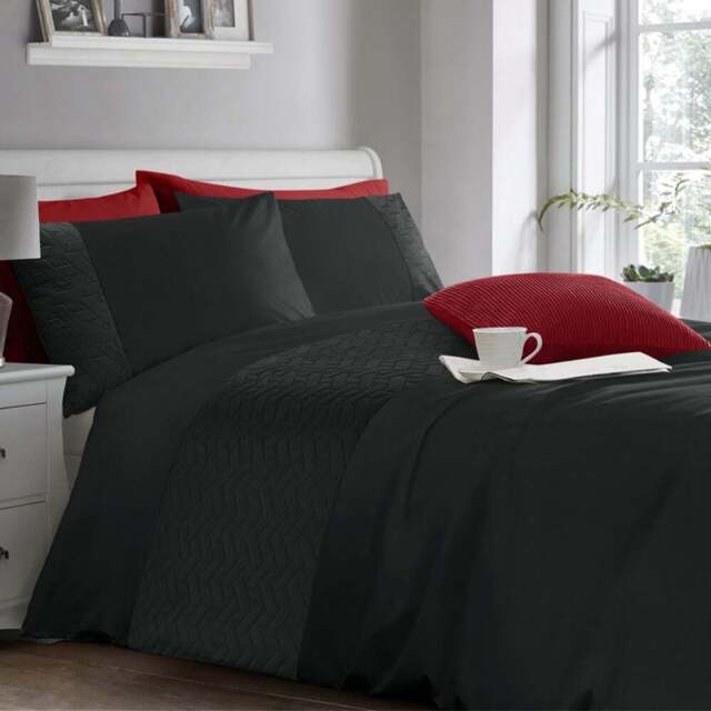 Velosso Super King Size Black Quilted Geo Duvet Set - Wilko - image 1