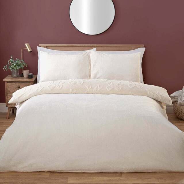 Bow Faux Fur Duvet Set Ivory Double - Wilko - image 1