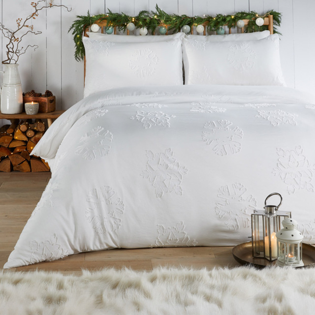 Duvet Day King Size Snow Crystal Tufted Soft Touch Duvet Set - White - Wilko - image 1
